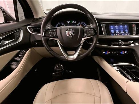 Used 2023 Buick Enclave Essence image 6