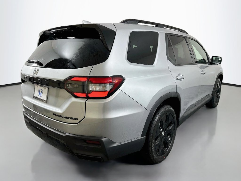 New 2026 Honda Pilot Black Edition image 5