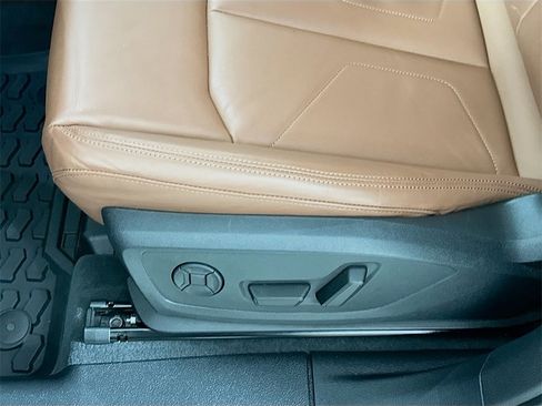 Used 2025 Audi Q3 2.0T Premium Plus w/ Premium Plus Package image 9