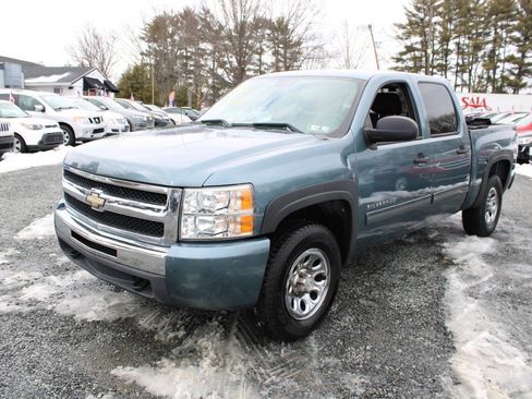 Used 2011 Chevrolet Silverado 1500 LT image 2