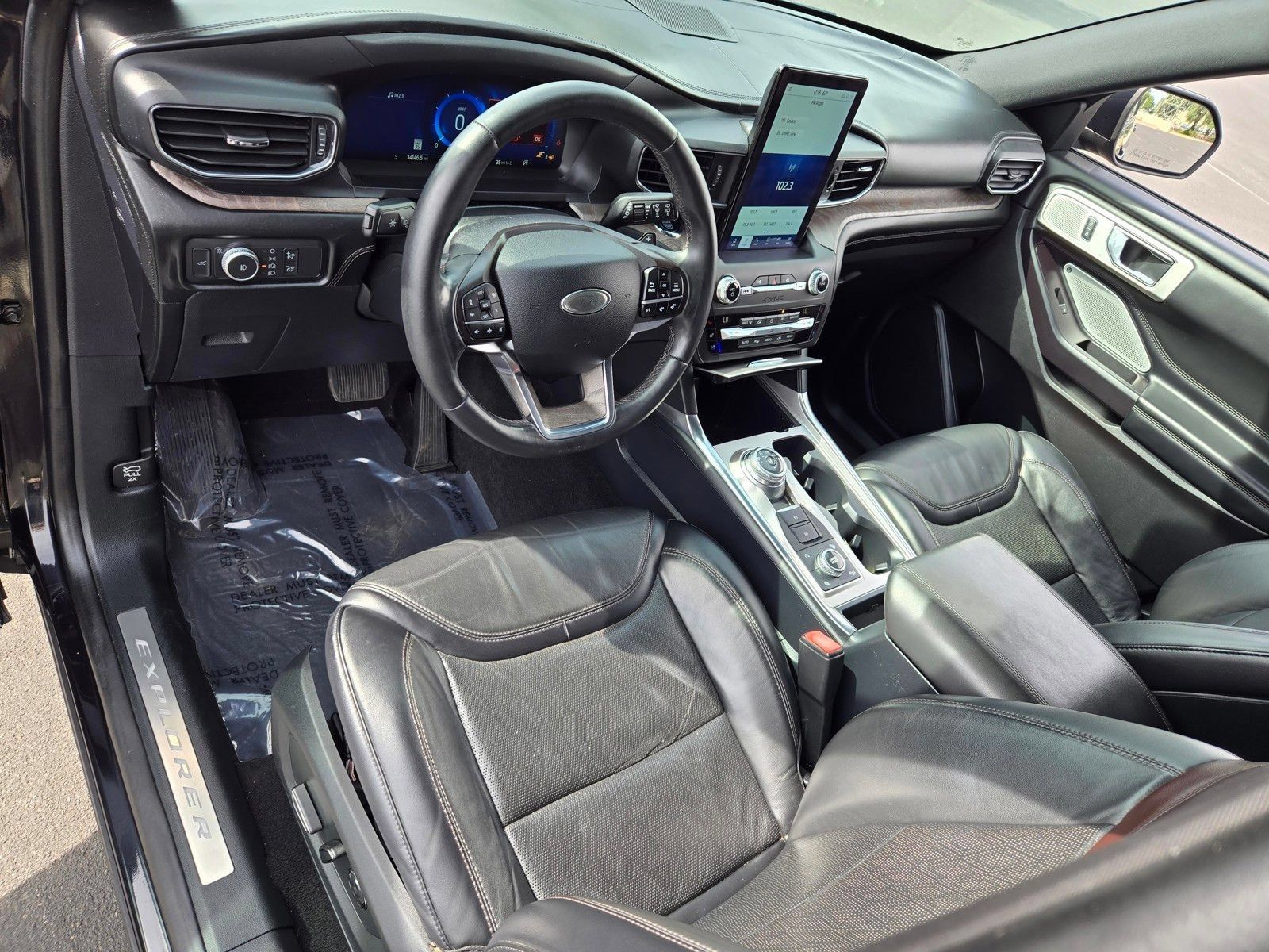 Used 2020 Ford Explorer Platinum w/ Premium Technology Package AWD/4WD image 17