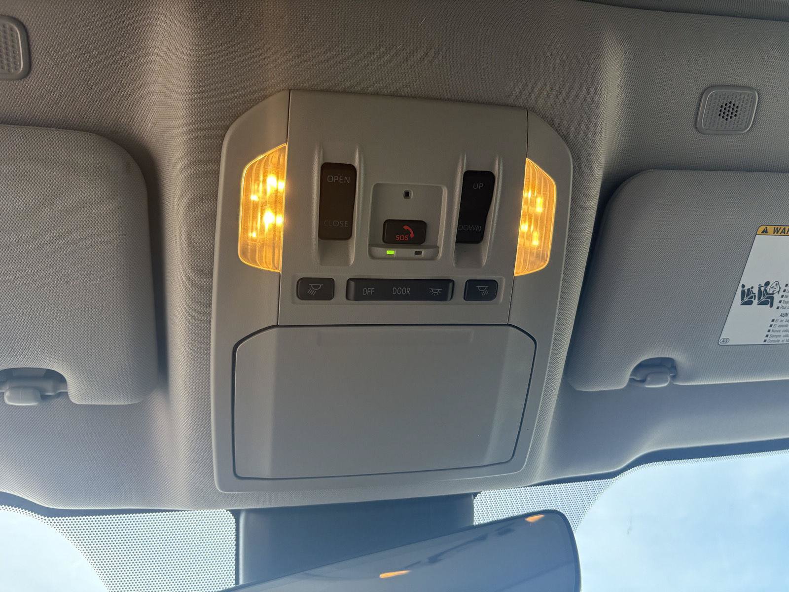 Used 2025 Toyota Highlander XLE AWD/4WD image 18