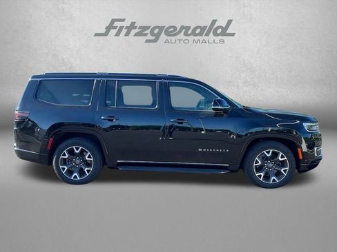 Used 2024 Jeep Wagoneer Series III AWD/4WD image 4