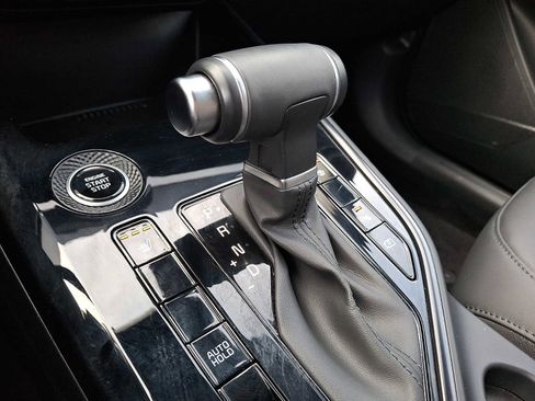 Used 2023 Kia Niro EX image 11