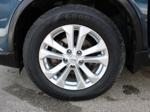 Used 2016 Nissan Rogue SV image 29