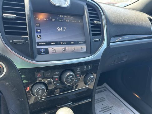 Used 2011 Chrysler 300 RWD image 15