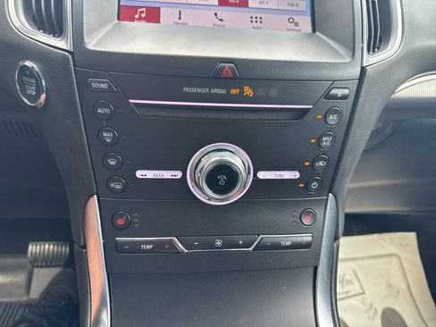 Used 2019 Ford Edge Titanium w/ Cold Weather Package AWD/4WD image 31