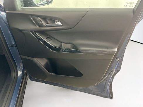 Used 2025 Chevrolet Equinox LT image 31