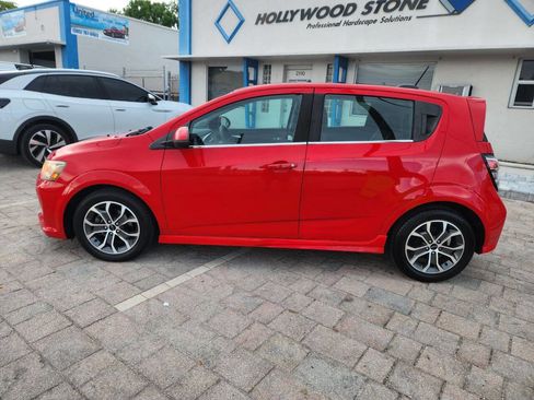 Used 2018 Chevrolet Sonic LT image 9