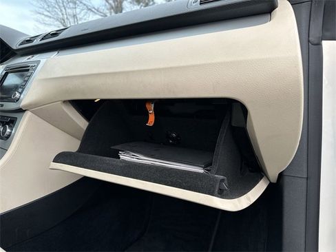 Used 2010 Volkswagen CC Sport image 29