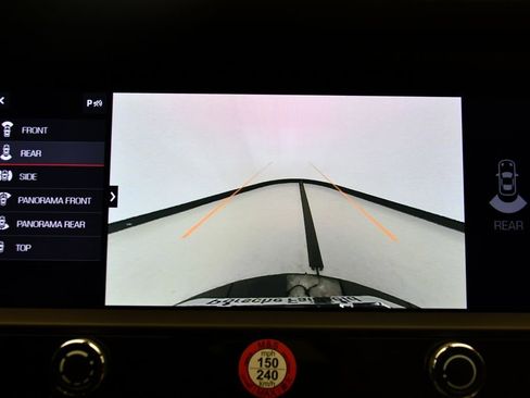 Certified 2025 Porsche Macan image 32