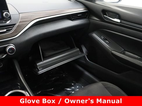 Used 2024 Nissan Altima 2.5 SV image 23