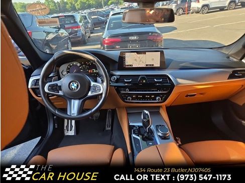 Used 2019 BMW 540i w/ M Sport Package RWD image 3