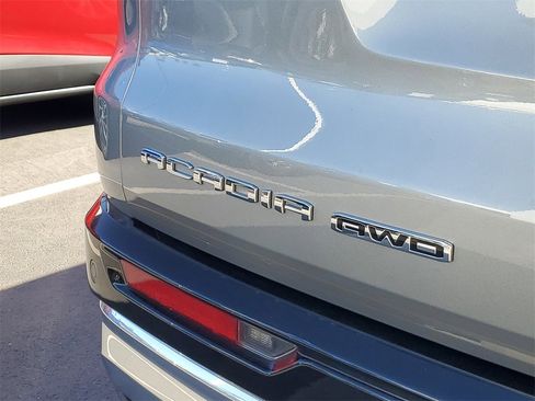 Used 2025 GMC Acadia Denali w/ Super Cruise Package image 9