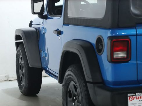 Used 2023 Jeep Wrangler Sport AWD/4WD image 37