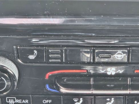 Used 2023 Jeep Grand Cherokee L Limited image 20