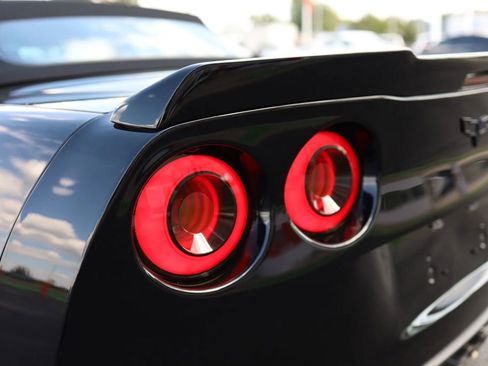 Used 2008 Chevrolet Corvette Convertible w/ Preferred Equipment Group image 9