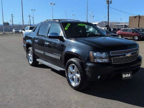Used 2011 Chevrolet Avalanche LT w/ Suspension Package, Off-Road image 5