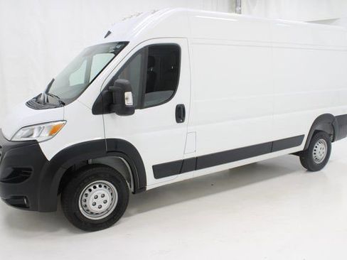 Used 2025 RAM ProMaster 2500 w/ Convenience Group image 2