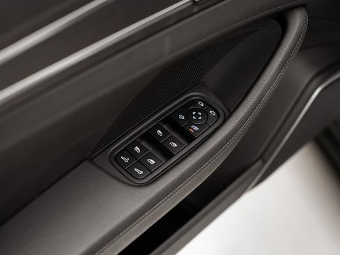Used 2023 Porsche Panamera 4 AWD/4WD image 58