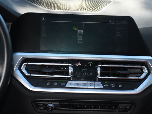 Used 2022 BMW 330i xDrive Sedan w/ Convenience Package image 17