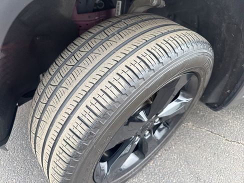 Used 2023 Jeep Grand Cherokee Limited w/ Black Appearance Package image 42