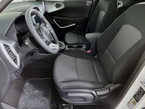 New 2025 Kia Soul LX image 3