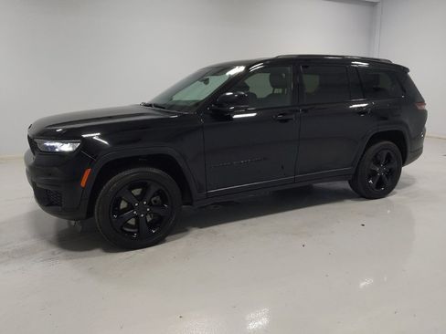 Used 2023 Jeep Grand Cherokee L Laredo AWD/4WD image 2