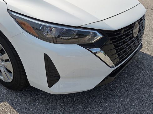 Used 2025 Nissan Sentra S image 7