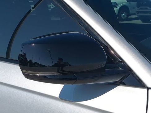 New 2025 Jeep Grand Cherokee Limited w/ Black Appearance Package image 12