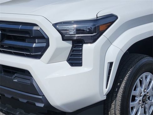 Certified 2024 Toyota Tacoma SR image 5
