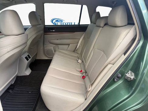 Used 2014 Subaru Outback 3.6R Limited w/ Moonroof Package AWD/4WD image 10