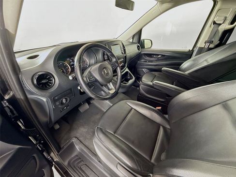Used 2022 Mercedes-Benz Metris Passenger image 2