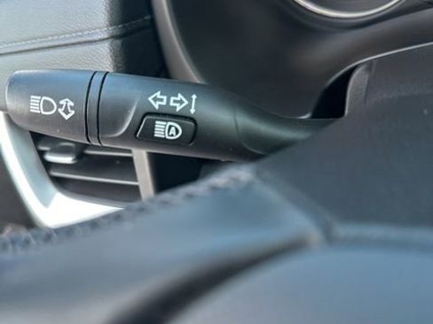 Used 2024 GMC Terrain SLT image 22