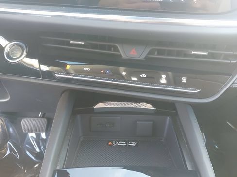 Used 2025 Buick Envision Preferred AWD/4WD image 21