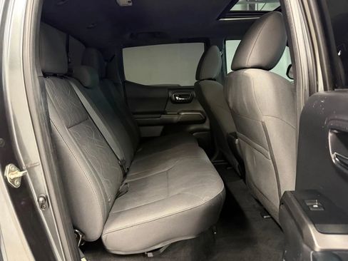 Used 2016 Toyota Tacoma TRD Off-Road image 18