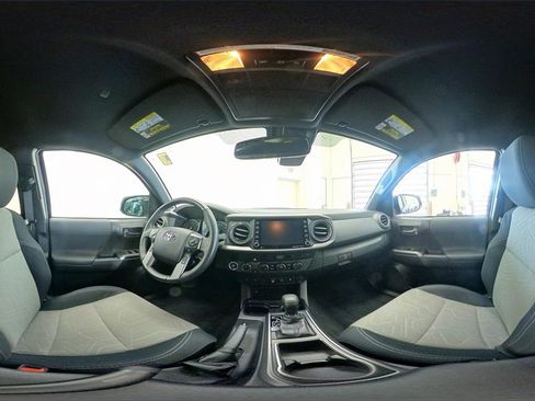 Used 2022 Toyota Tacoma TRD Sport image 36