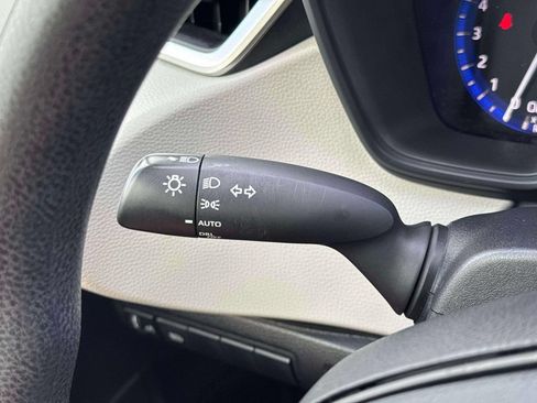 Used 2021 Toyota Corolla LE FWD image 23