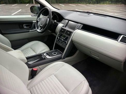 Used 2016 Land Rover Discovery Sport HSE Luxury image 16