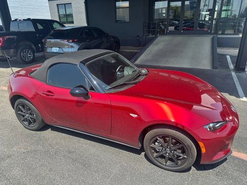 Used 2026 MAZDA MX-5 Miata Sport RWD image 4