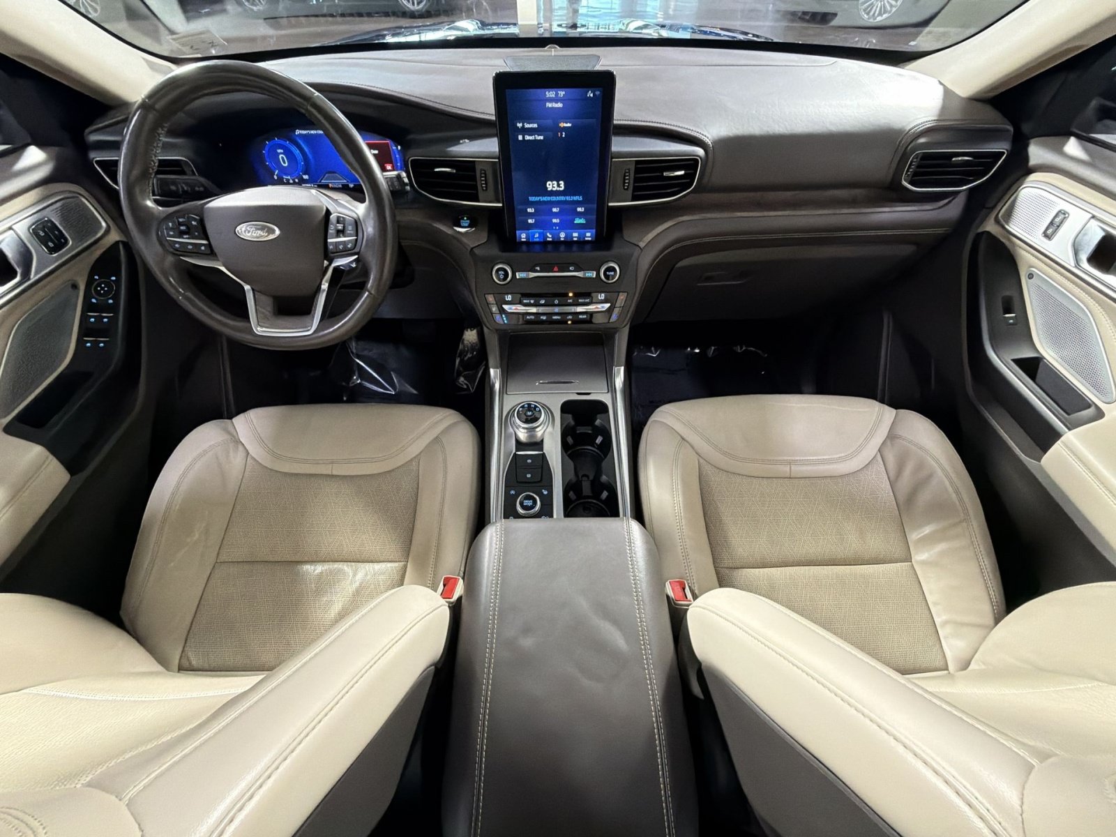 Used 2020 Ford Explorer Platinum w/ Premium Technology Package AWD/4WD image 36