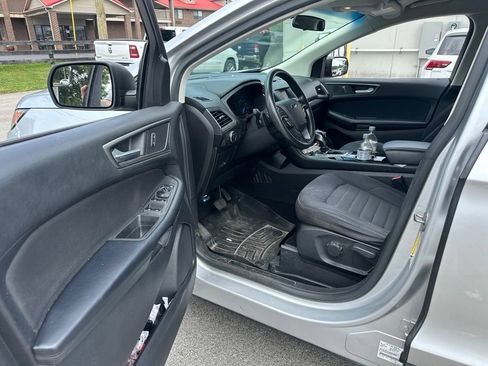 Used 2015 Ford Edge SE FWD image 5