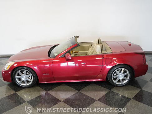 Used 2005 Cadillac XLR image 11