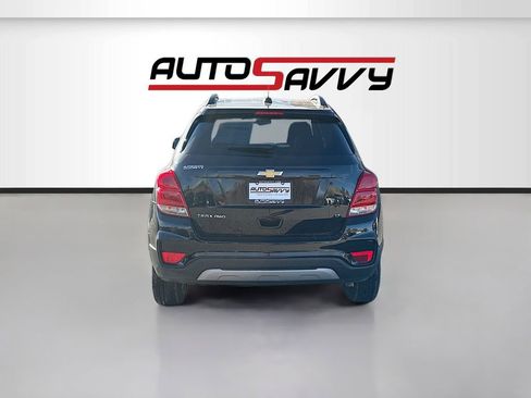 Used 2020 Chevrolet Trax LT w/ LT Convenience Package image 6