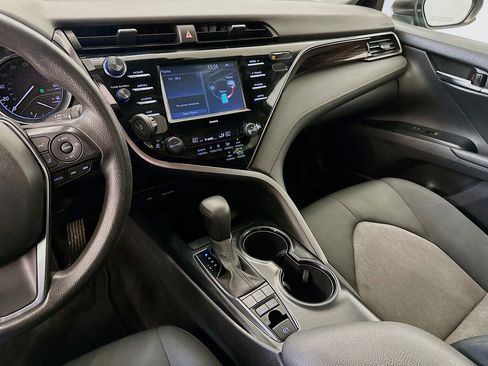 Used 2020 Toyota Camry LE image 26