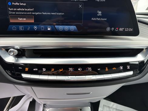 Used 2024 Cadillac Lyriq Luxury image 17