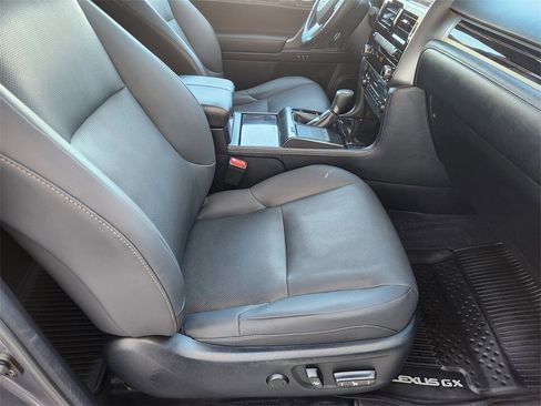 Used 2022 Lexus GX 460 Premium image 13