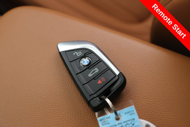 Used 2023 BMW X4 xDrive30i w/ M Sport Package AWD/4WD image 3