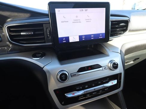 Certified 2022 Ford Explorer XLT w/ Equipment Group 202A image 21