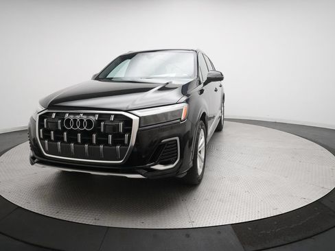 Certified 2025 Audi Q7 3.0T Premium Plus AWD/4WD image 12